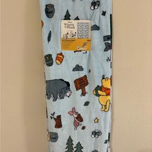 Disney Winnie the Pooh Christmas plush Twin Blanket size 60x90In